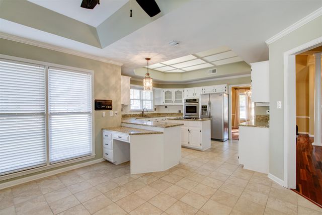 8796 E PLANTATION OAKS DR, Memphis, TN 38018