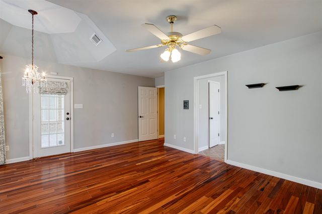 8796 E PLANTATION OAKS DR, Memphis, TN 38018