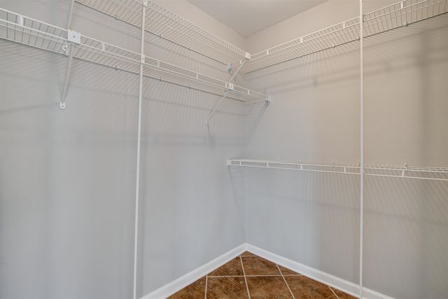 8796 E PLANTATION OAKS DR, Memphis, TN 38018