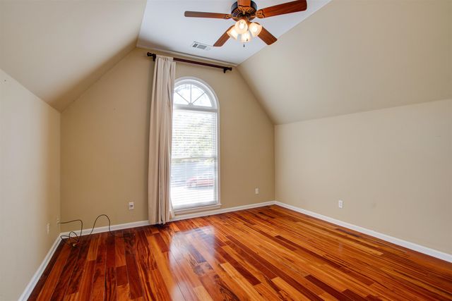 8796 E PLANTATION OAKS DR, Memphis, TN 38018