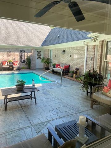 8796 E PLANTATION OAKS DR, Memphis, TN 38018