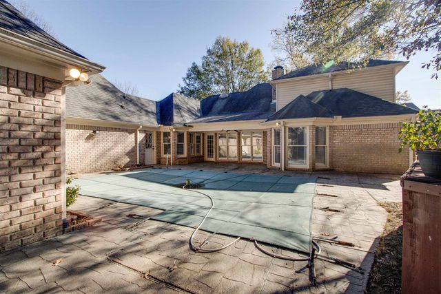 8796 E PLANTATION OAKS DR, Memphis, TN 38018