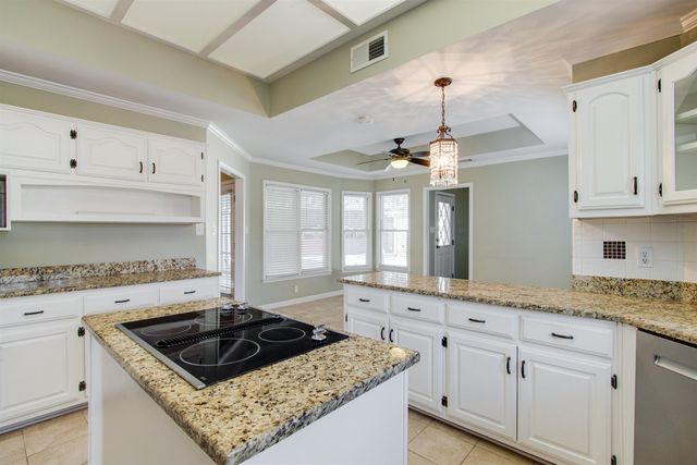 8796 E PLANTATION OAKS DR, Memphis, TN 38018