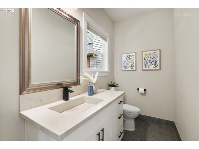 3336 Se WASHINGTON St, Portland, OR 97214