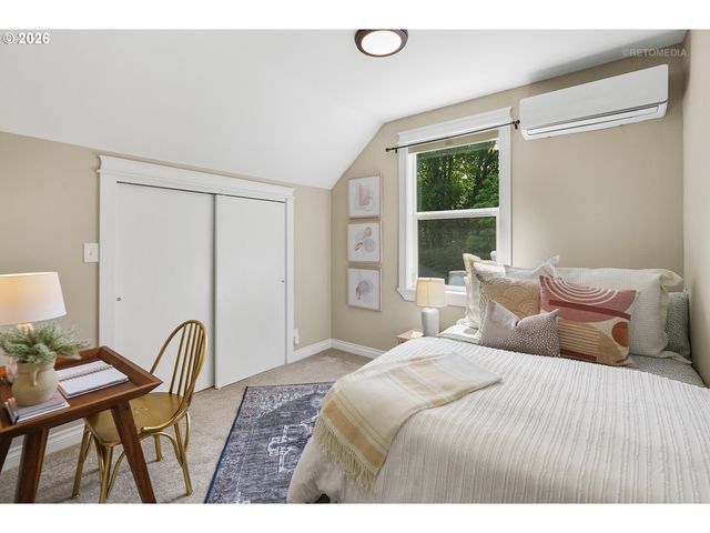 3336 Se WASHINGTON St, Portland, OR 97214