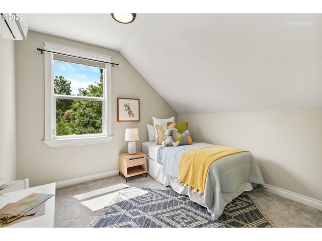3336 Se WASHINGTON St, Portland, OR 97214