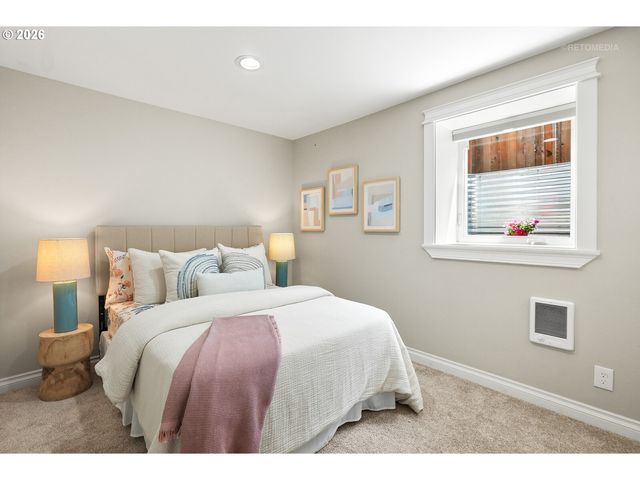 3336 Se WASHINGTON St, Portland, OR 97214