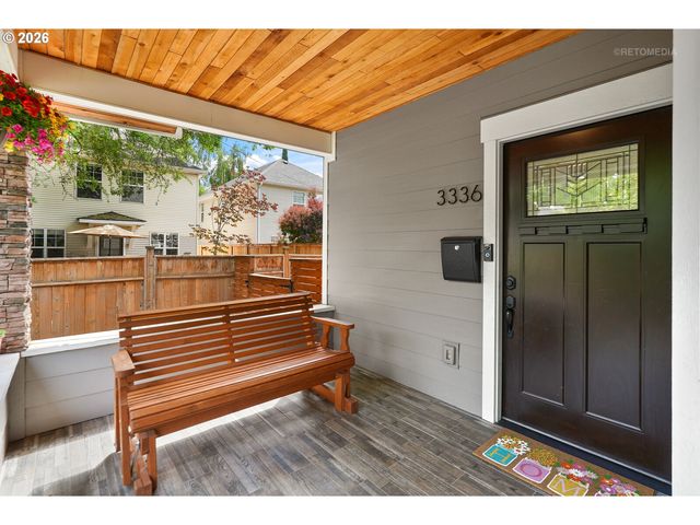 3336 Se WASHINGTON St, Portland, OR 97214