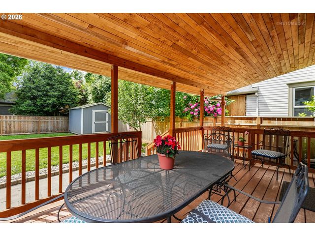 3336 Se WASHINGTON St, Portland, OR 97214