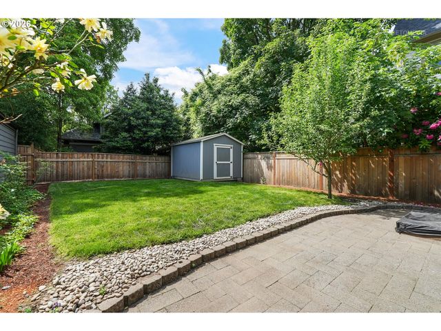 3336 Se WASHINGTON St, Portland, OR 97214