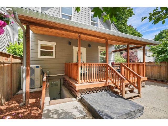 3336 Se WASHINGTON St, Portland, OR 97214