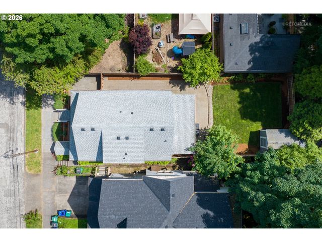 3336 Se WASHINGTON St, Portland, OR 97214