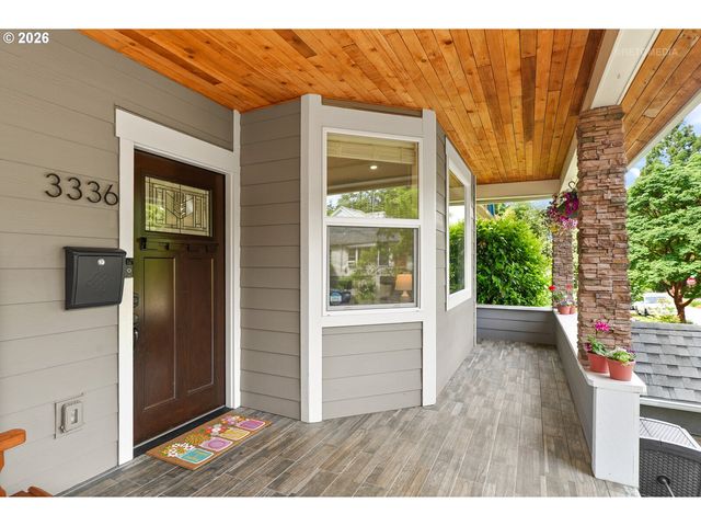 3336 Se WASHINGTON St, Portland, OR 97214
