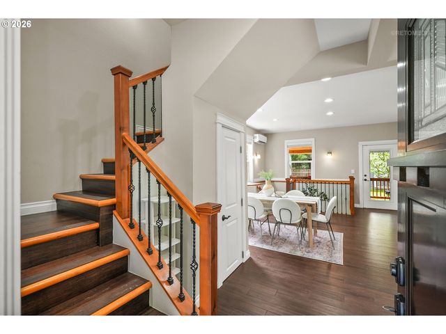 3336 Se WASHINGTON St, Portland, OR 97214