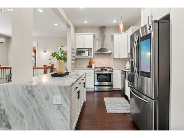3336 Se WASHINGTON St, Portland, OR 97214