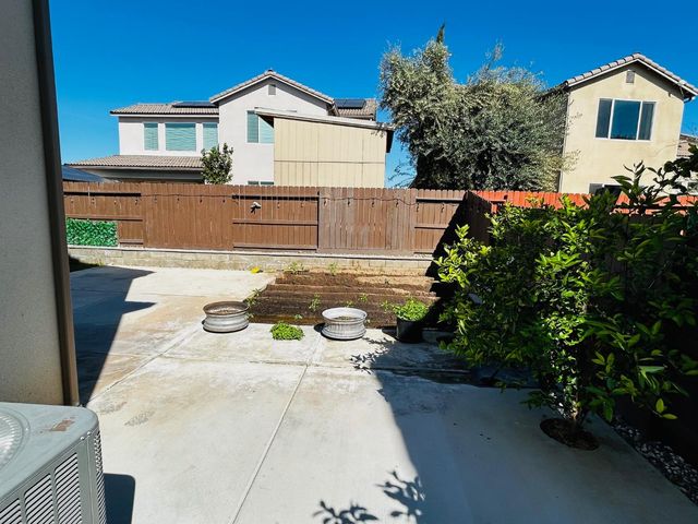 4382 N Casey Avenue, Fresno, CA 93723