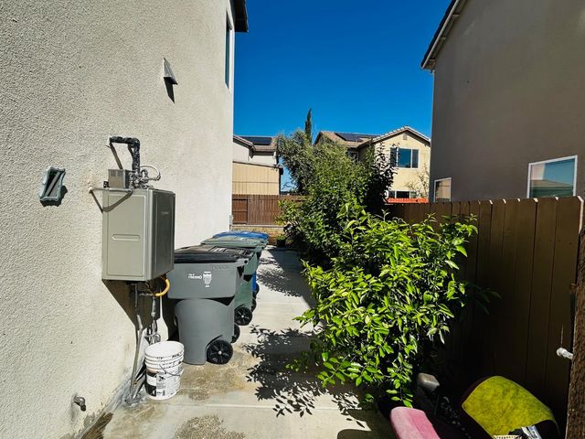 4382 N Casey Avenue, Fresno, CA 93723