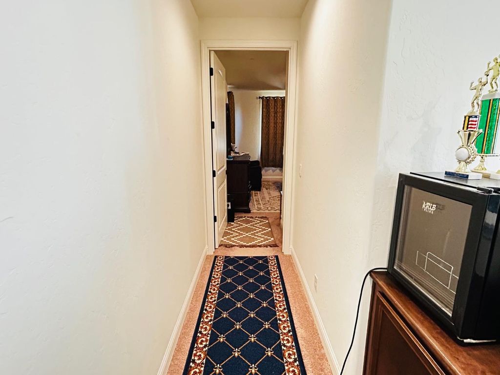 Image 13 of property listing at 4382 N Casey Avenue, Fresno, CA 93723