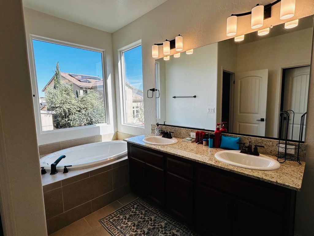 Image 20 of property listing at 4382 N Casey Avenue, Fresno, CA 93723