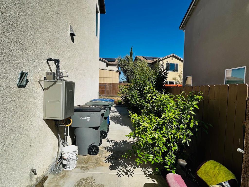 Image 25 of property listing at 4382 N Casey Avenue, Fresno, CA 93723