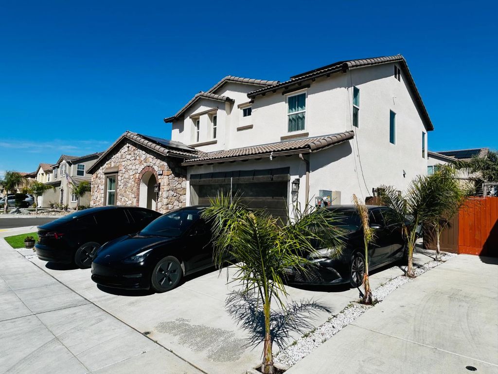 Image 3 of property listing at 4382 N Casey Avenue, Fresno, CA 93723