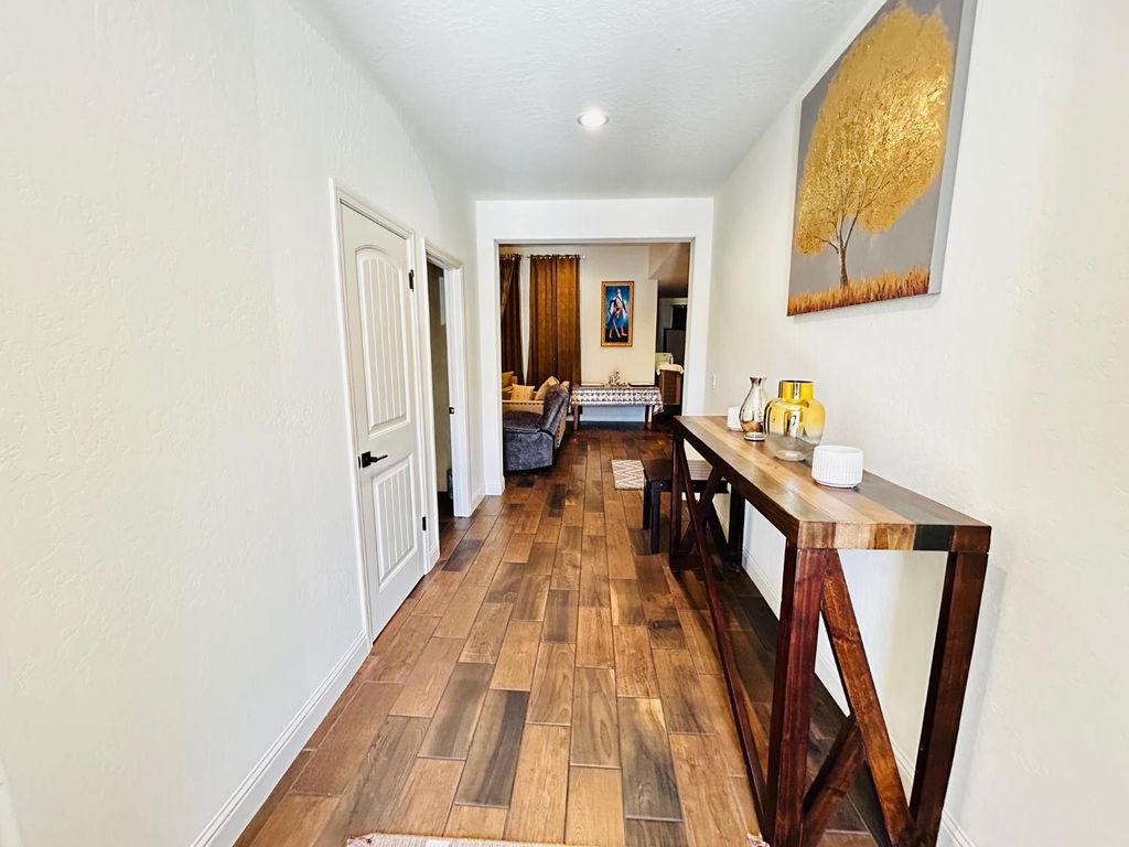 Image 5 of property listing at 4382 N Casey Avenue, Fresno, CA 93723