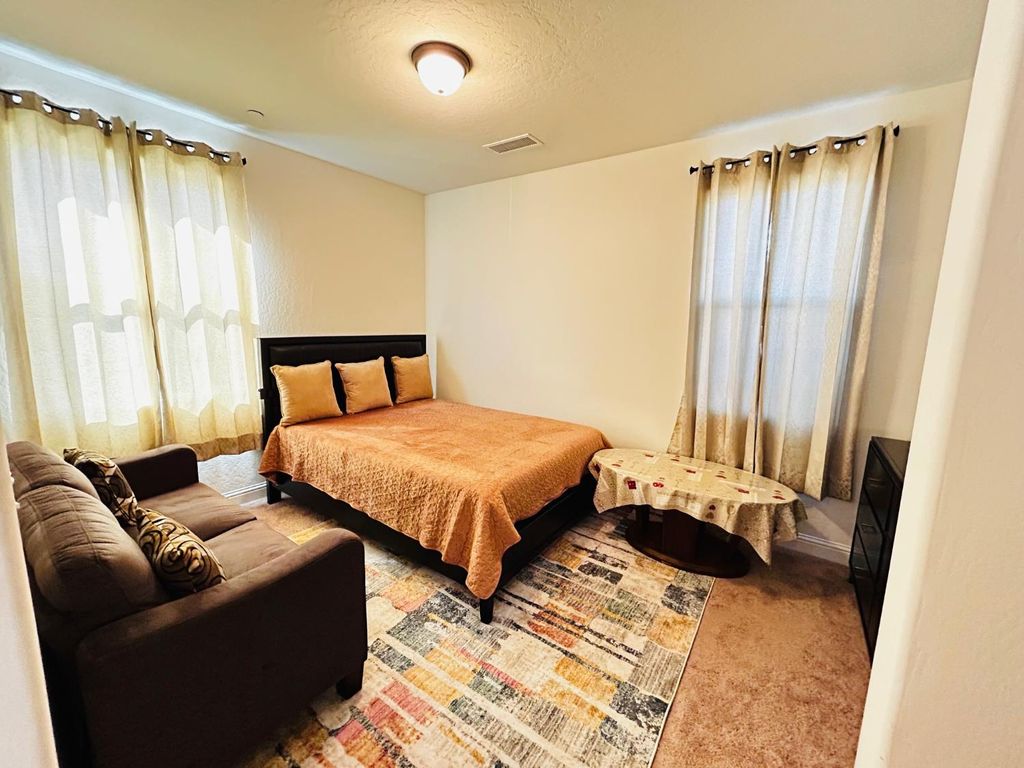 Image 8 of property listing at 4382 N Casey Avenue, Fresno, CA 93723