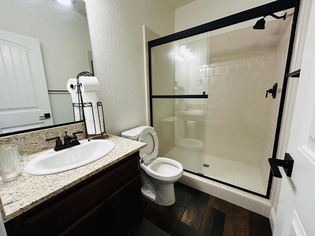 Image 9 of property listing at 4382 N Casey Avenue, Fresno, CA 93723