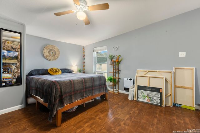 723 LEGETTE ST, Seguin, TX 78155