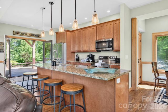 252 Tsali Crossing N 24, Bryson City, NC 28713