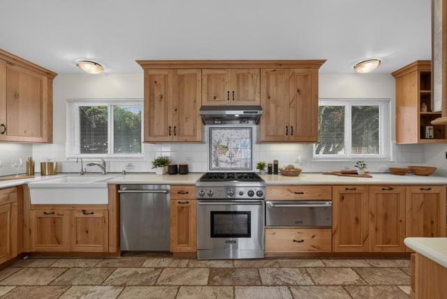 172 Shoreview Avenue, Pacifica, CA 94044