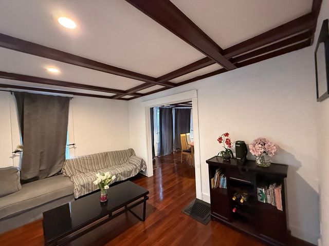 69 Gilbert St, Framingham, MA 01702