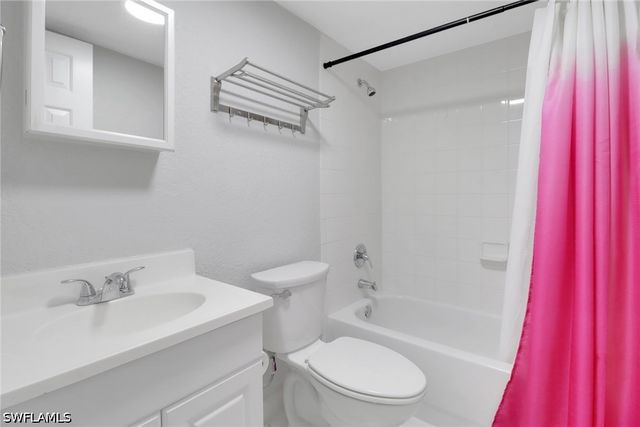 4635 Bayshore DR P4, Naples, FL 34112