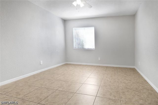 4635 Bayshore DR P4, Naples, FL 34112