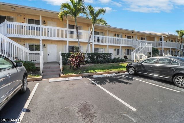 4635 Bayshore DR P4, Naples, FL 34112