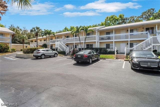 4635 Bayshore DR P4, Naples, FL 34112