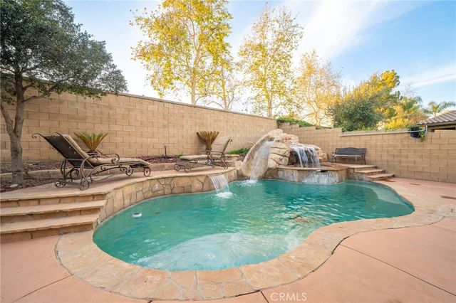 10972 White Oak Lane, Fontana, CA 92337