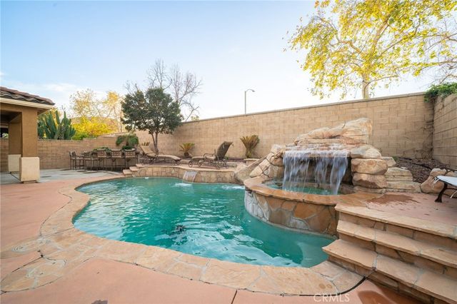 10972 White Oak Lane, Fontana, CA 92337