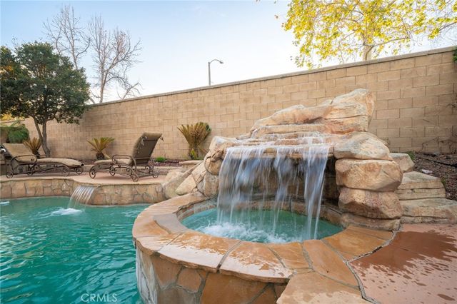 10972 White Oak Lane, Fontana, CA 92337