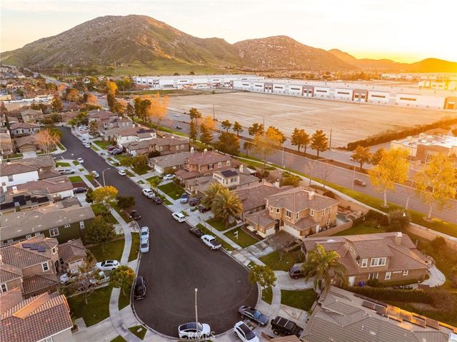 10972 White Oak Lane, Fontana, CA 92337