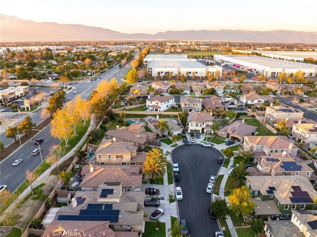 10972 White Oak Lane, Fontana, CA 92337