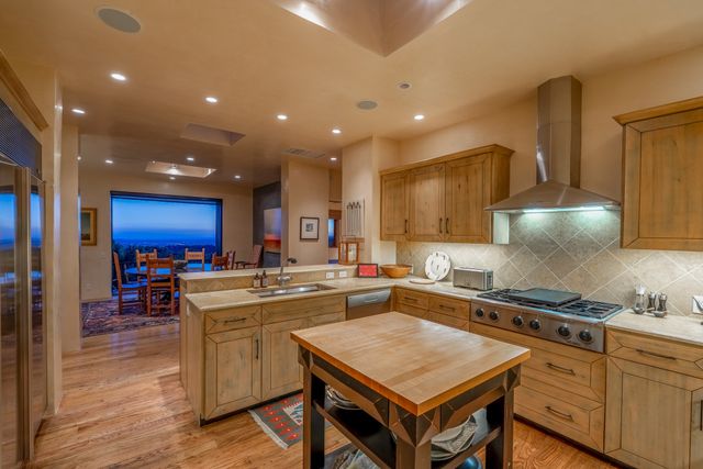 1980 Cerros Colorados, Santa Fe, NM 87501