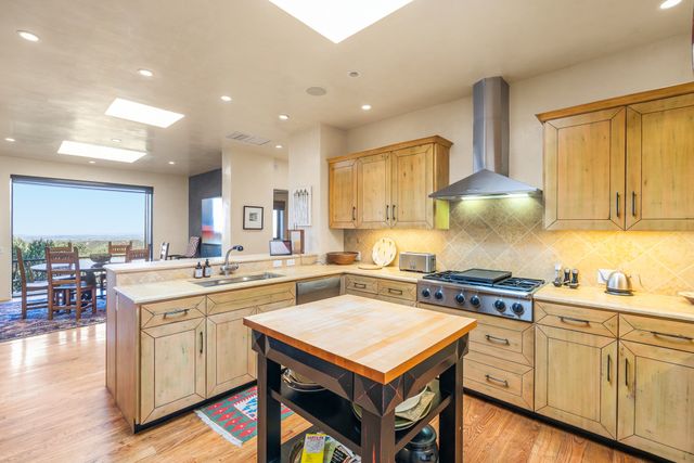 1980 Cerros Colorados, Santa Fe, NM 87501
