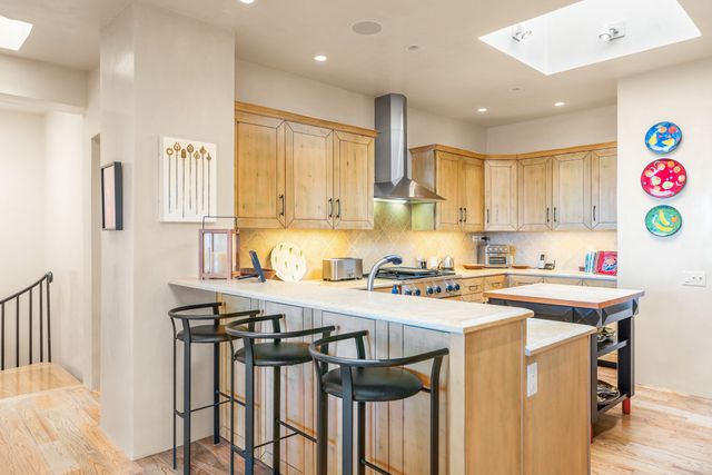 1980 Cerros Colorados, Santa Fe, NM 87501