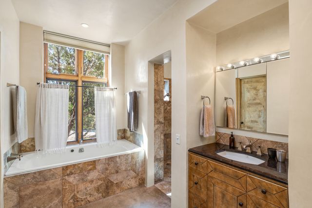 1980 Cerros Colorados, Santa Fe, NM 87501