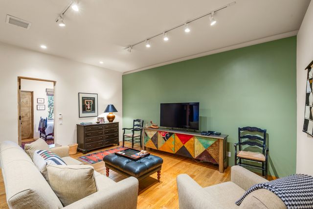 1980 Cerros Colorados, Santa Fe, NM 87501