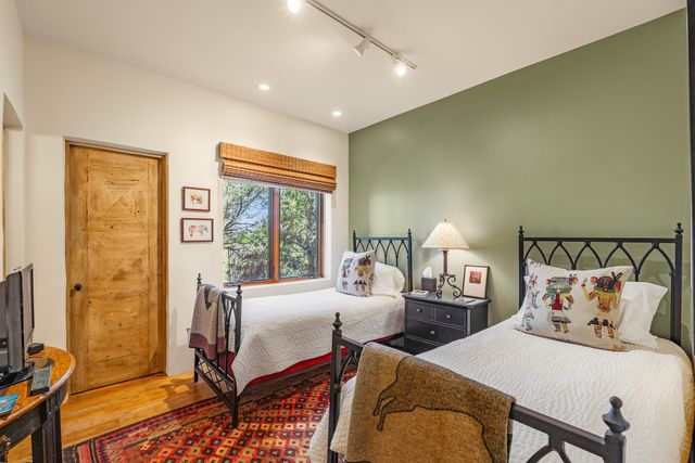 1980 Cerros Colorados, Santa Fe, NM 87501
