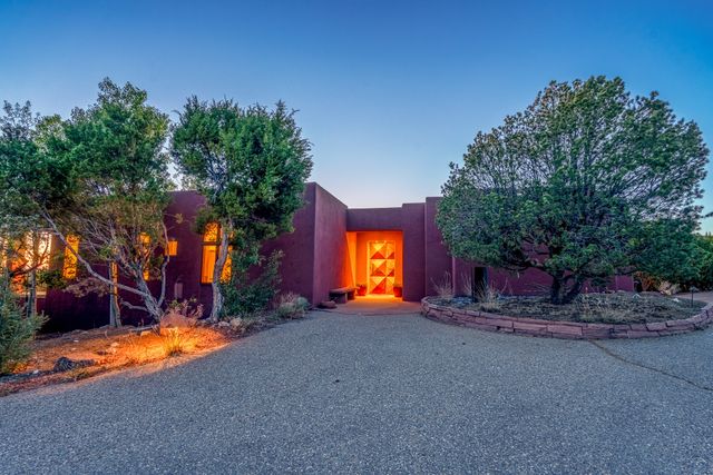 1980 Cerros Colorados, Santa Fe, NM 87501