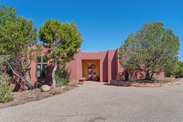 1980 Cerros Colorados, Santa Fe, NM 87501
