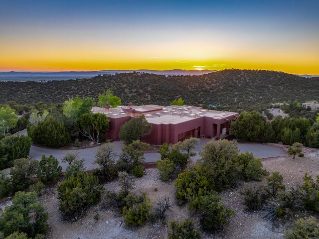 1980 Cerros Colorados, Santa Fe, NM 87501